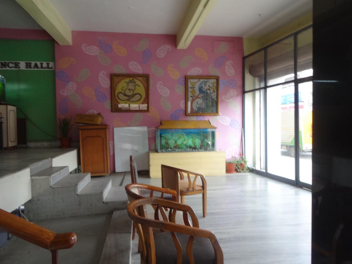 מדוראי Hotel Duke מראה חיצוני תמונה